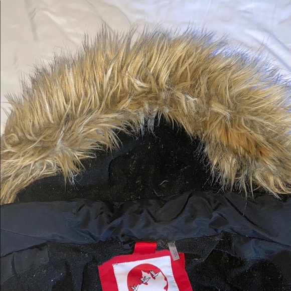 COPY - Canada 🇨🇦 weather gear faux for coat 🧥 - Picture 9 of 15